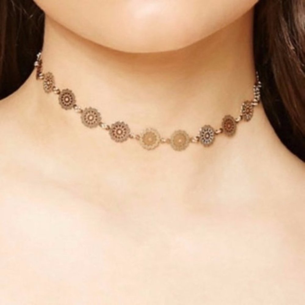 Forever 21 Gold Medallion Necklace